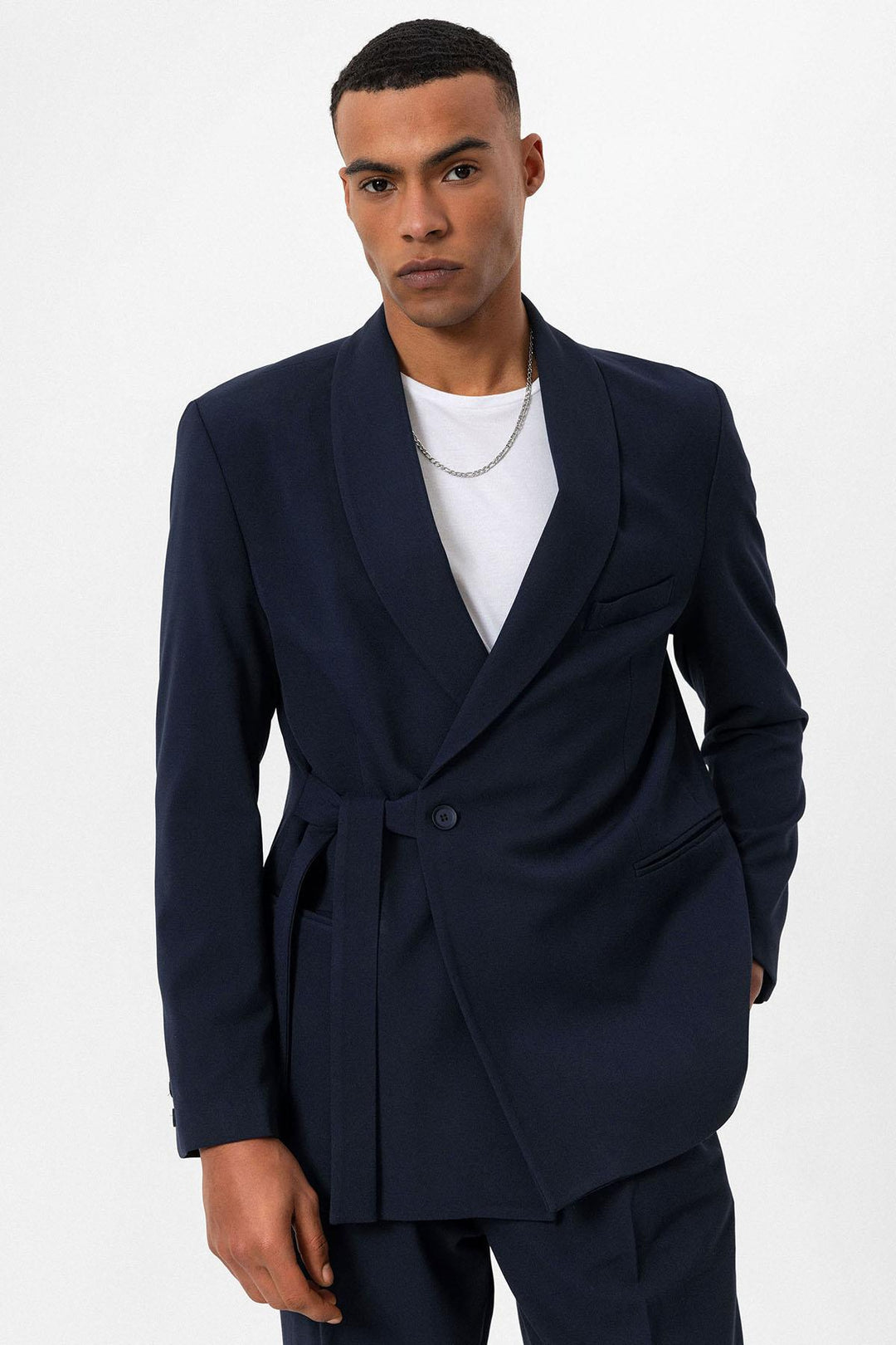 Blazer doppiopetto da uomo con dettagli tascabili in lino 100% lino blu navy - Wessi