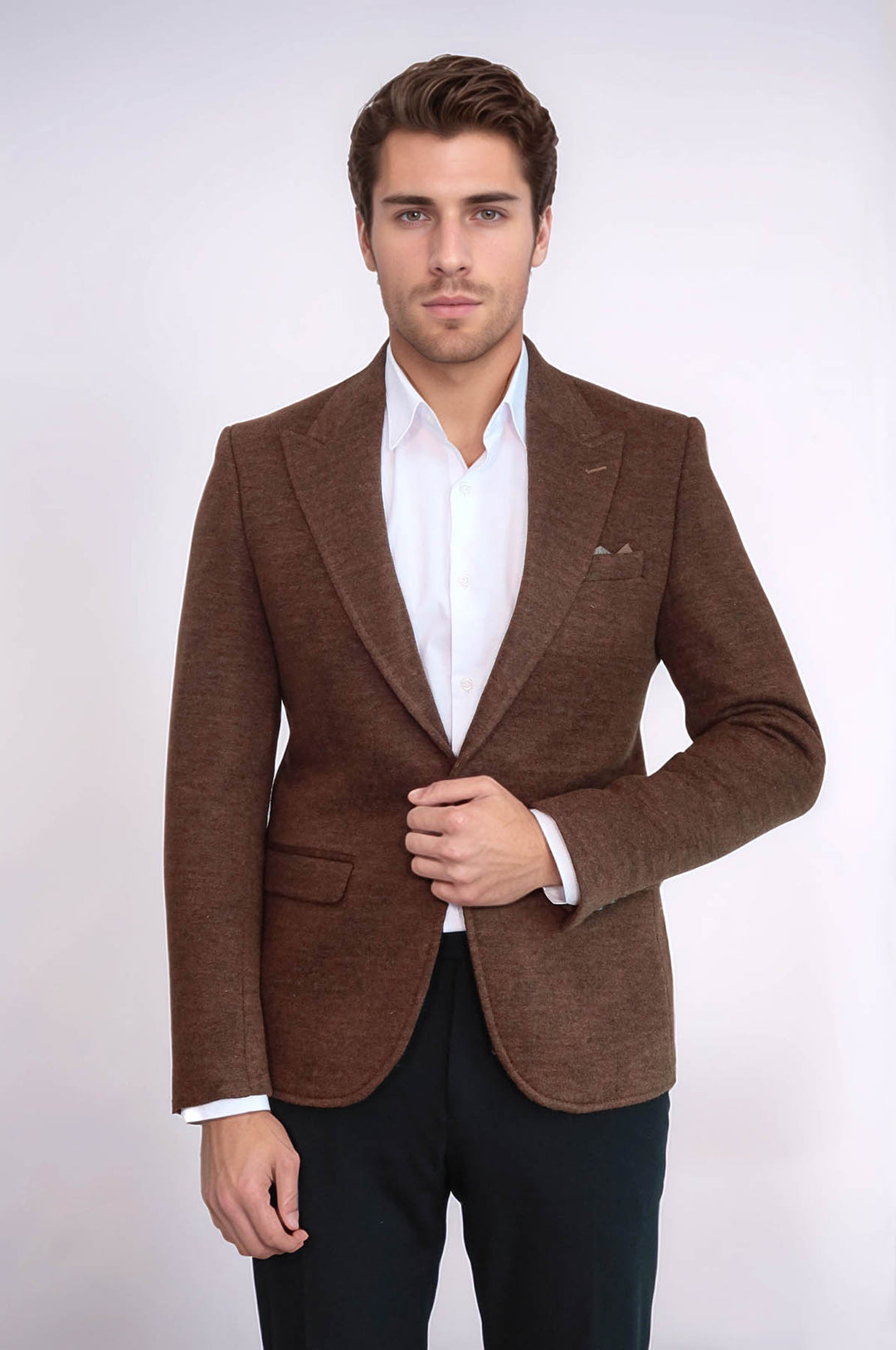 Chaqueta marrón de corte entallado para hombre | wess