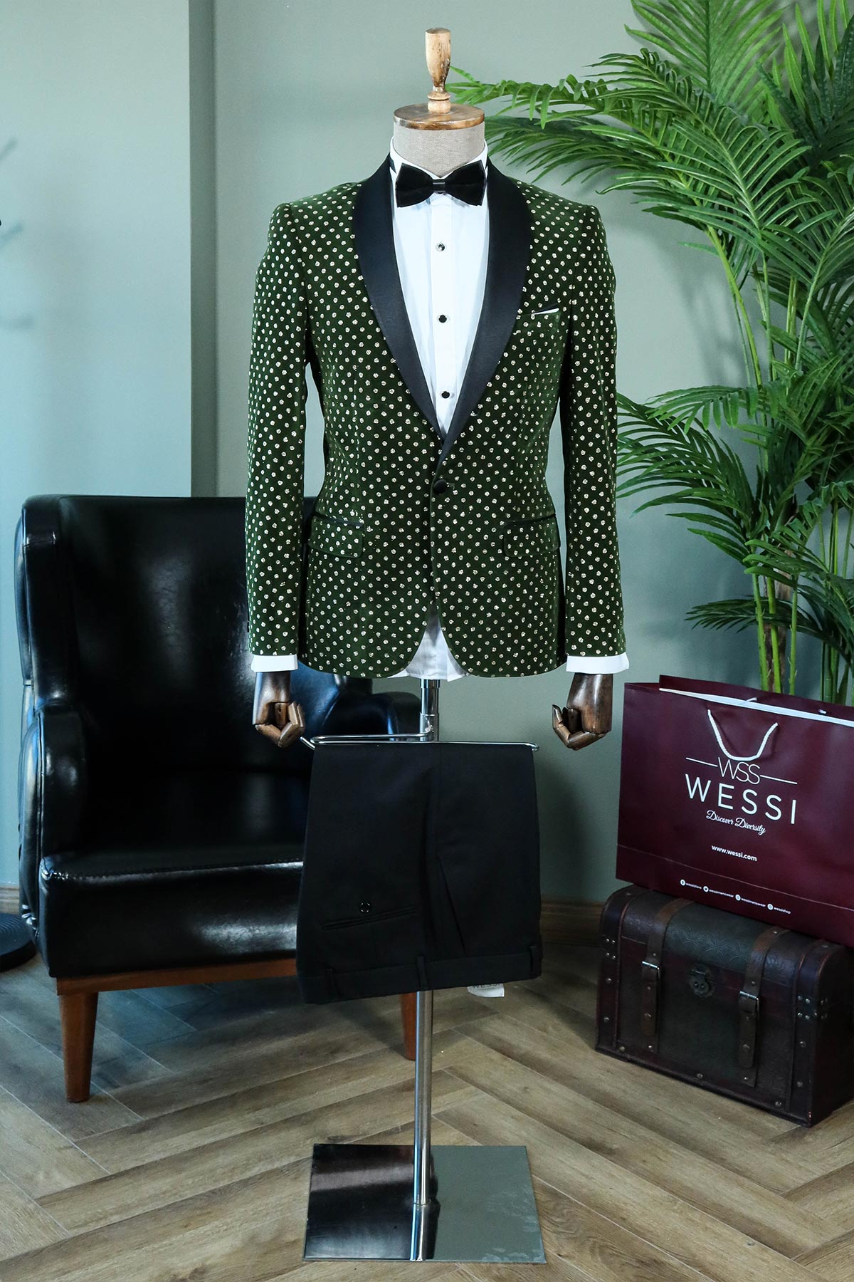 Emerald Green Velvet Polka Dot Peak Lapel Tuxedo Jacket with Black 