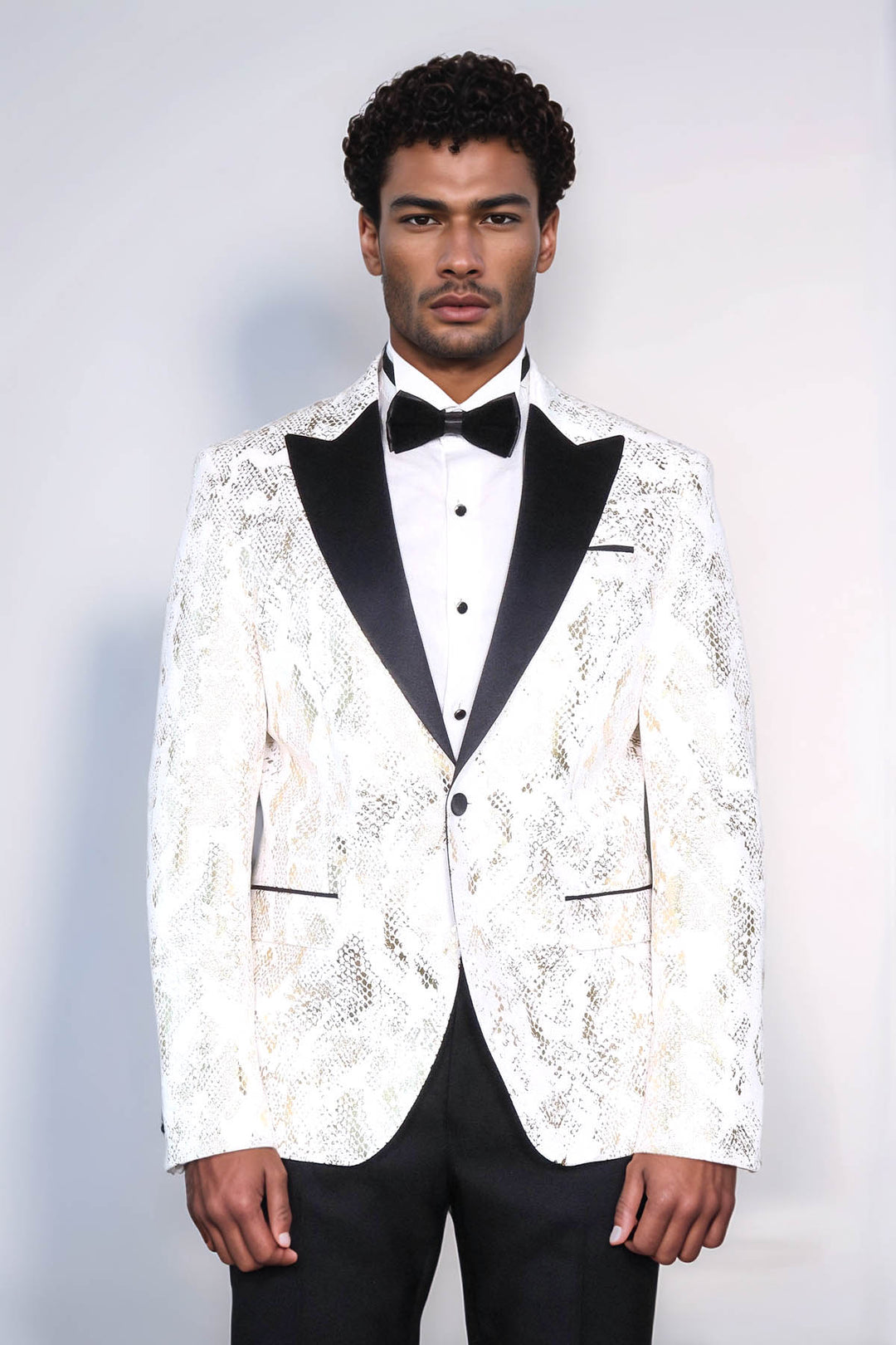 Peak Lapel Slim Fit Gold Patterned White Men Dinner Jacket - Wessi