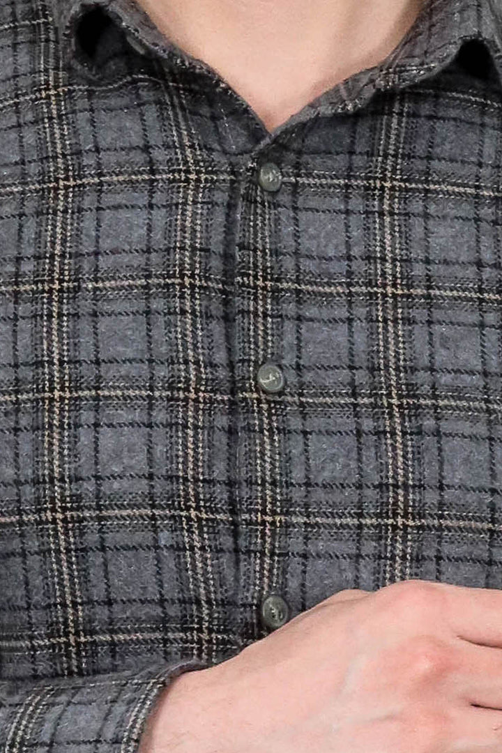 قميص حطاب منقوش باللون الرمادي الداكن للرجال - ويسي