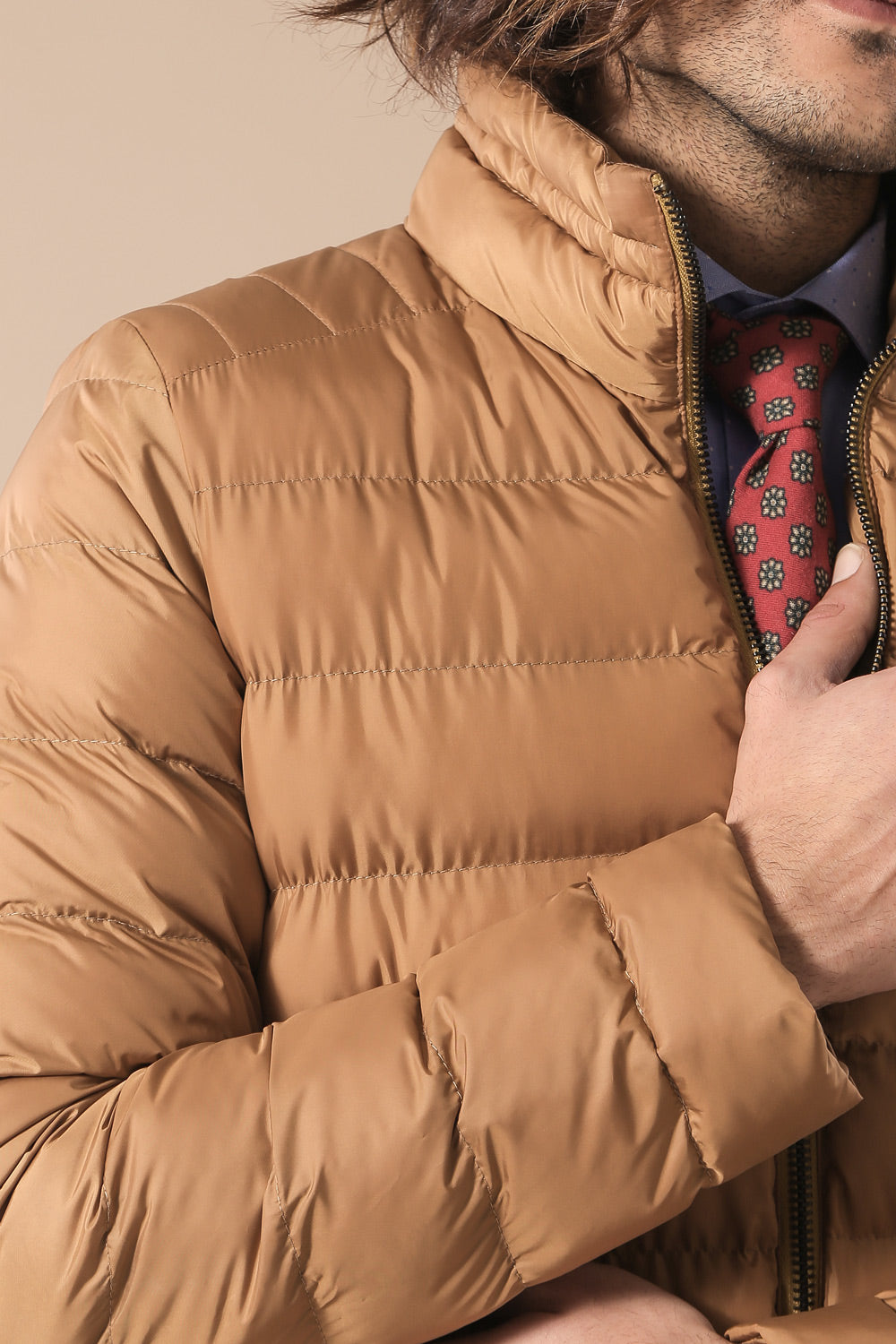 Chaqueta corta de plumas para hombre de color camello - Wessi