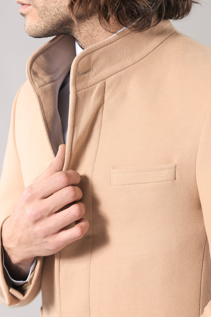 Cappotto lungo da uomo beige con collo alla coreana | Wess