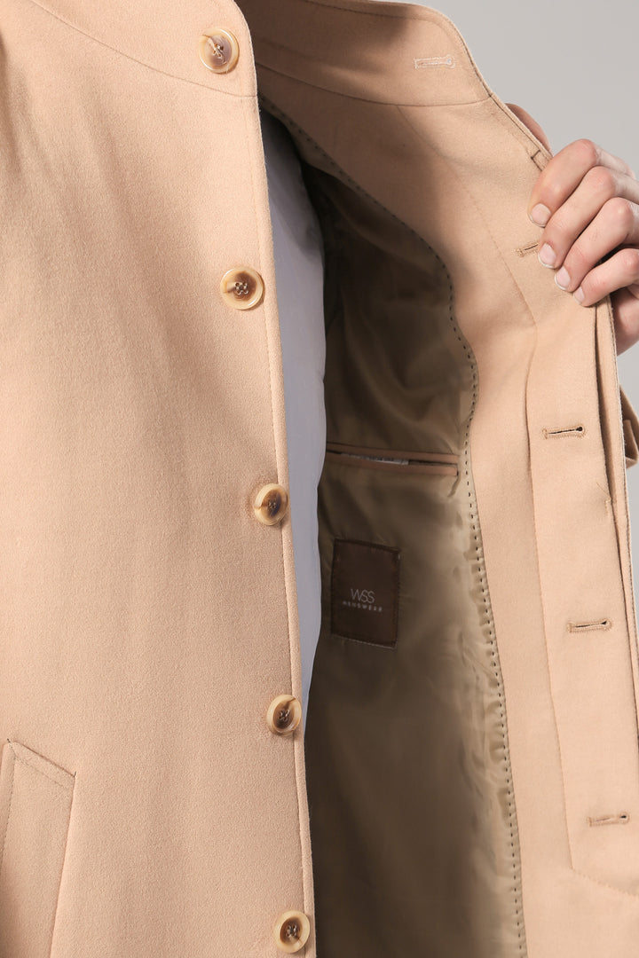 Cappotto lungo da uomo beige con collo alla coreana | Wess