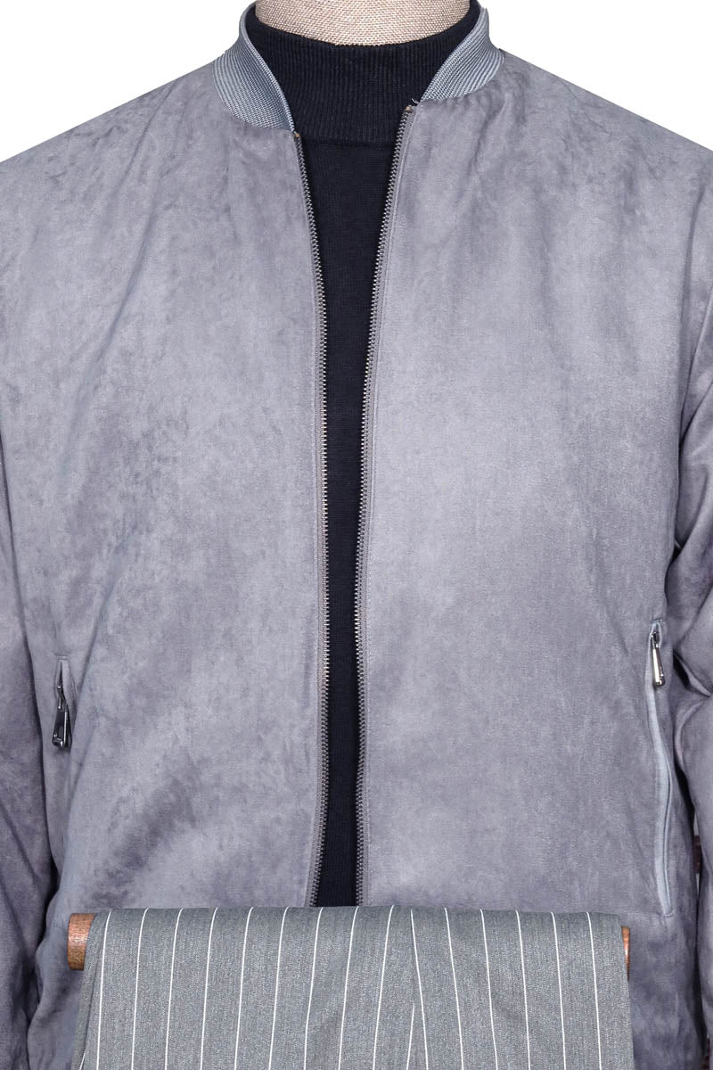 Серая бомбер-куртка, Black водолазка из трикотажа и серые полосатые брюки - Модный стиль Wessi City