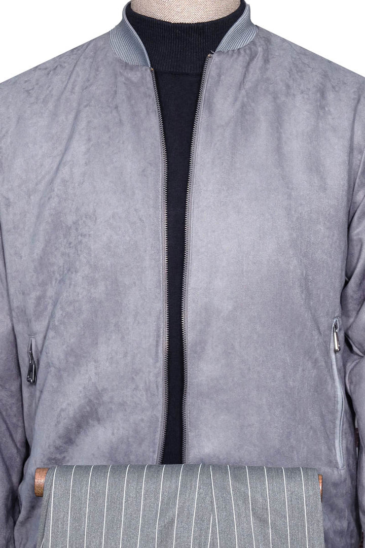 Серая бомбер-куртка, Black водолазка из трикотажа и серые полосатые брюки - Модный стиль Wessi City