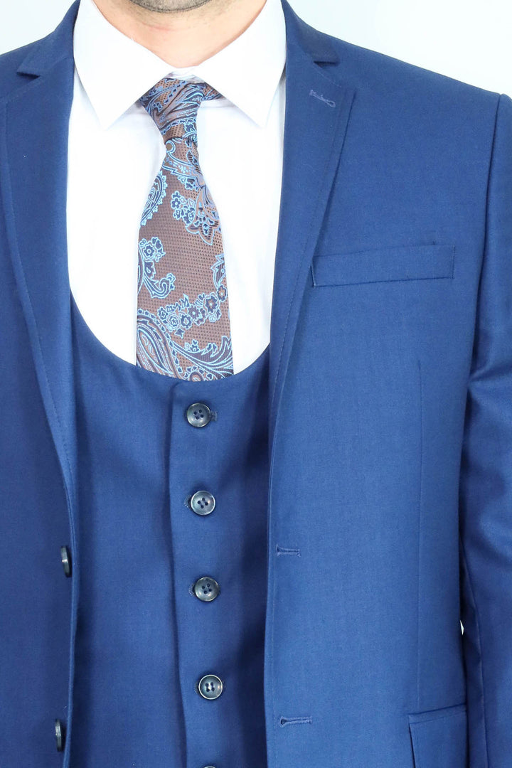 Однотонный мужской костюм темно-синего цвета с жилетом | Весс