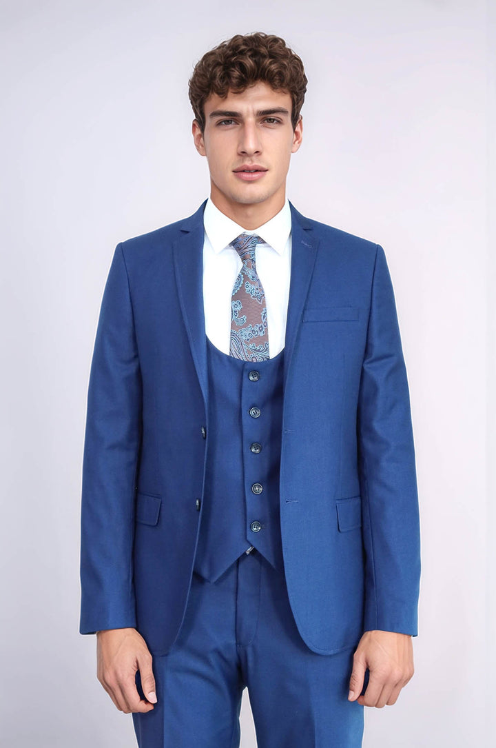 Однотонный мужской костюм темно-синего цвета с жилетом | Весс