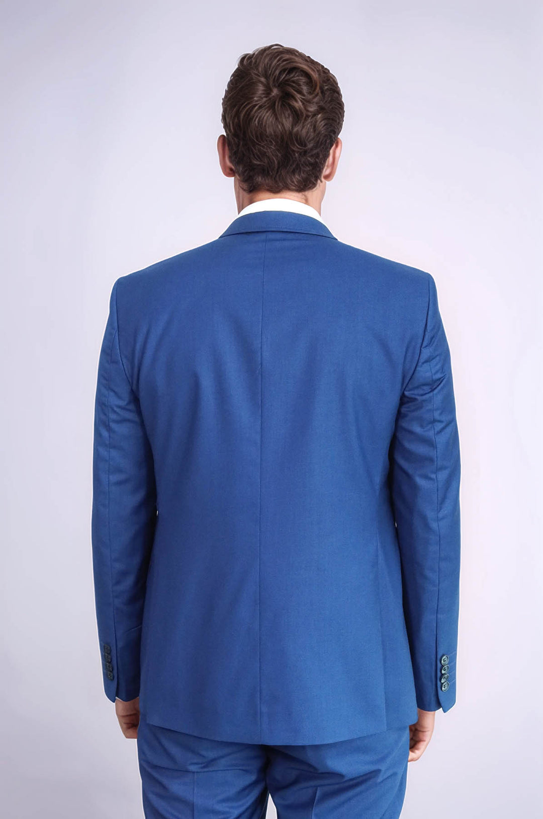 Однотонный мужской костюм темно-синего цвета с жилетом | Весс