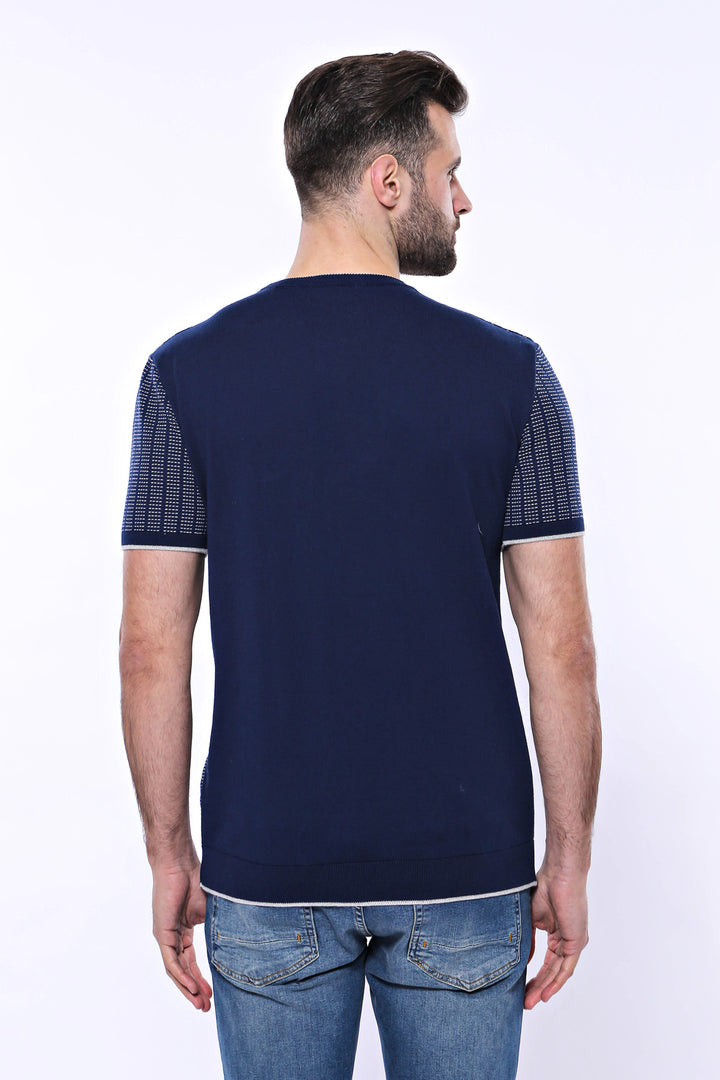 Camiseta De Punto Azul Marino Estampada Con Cuello Circular - Wessi