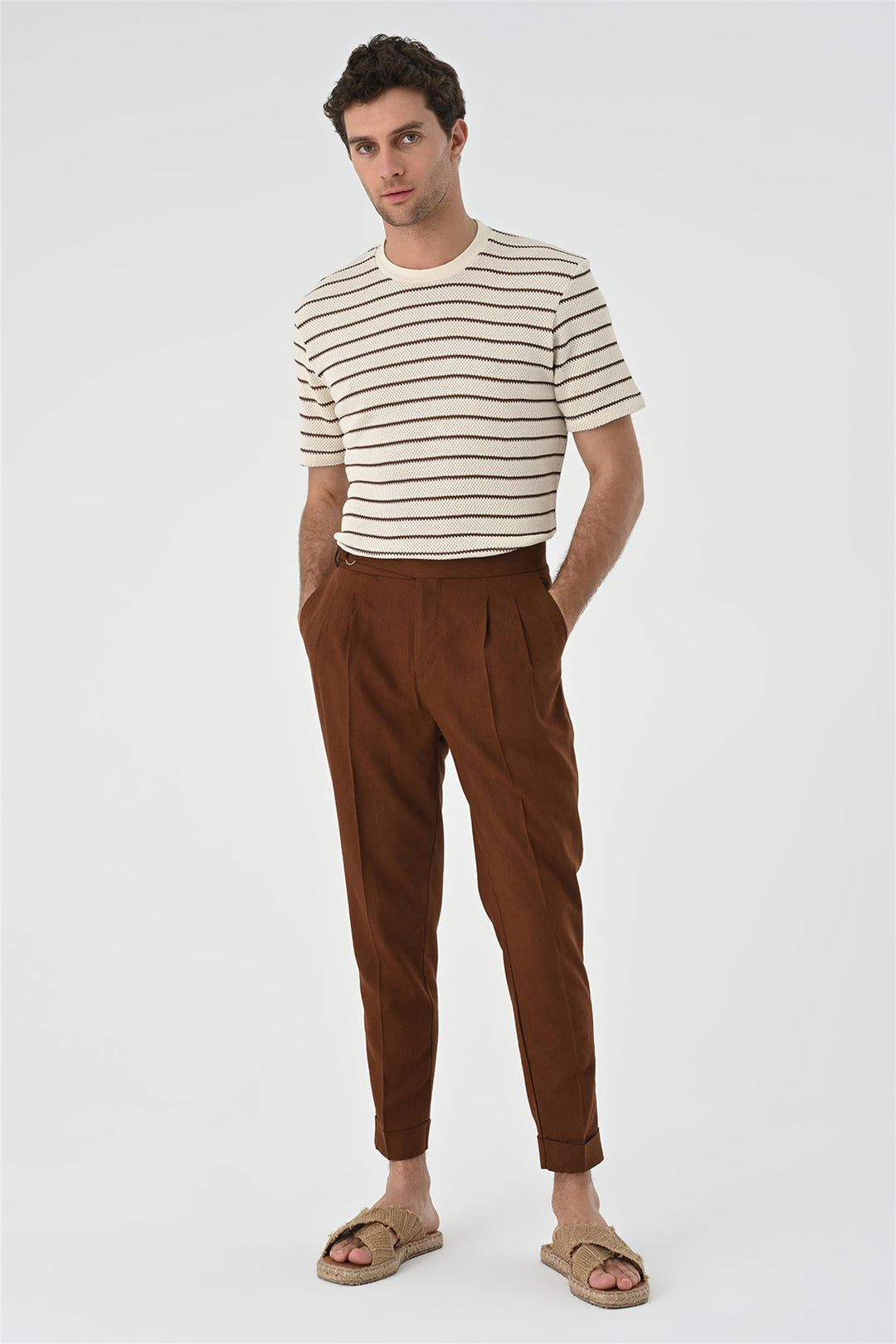 T-shirt lavorata a maglia a righe marroni da uomo - Wessi
