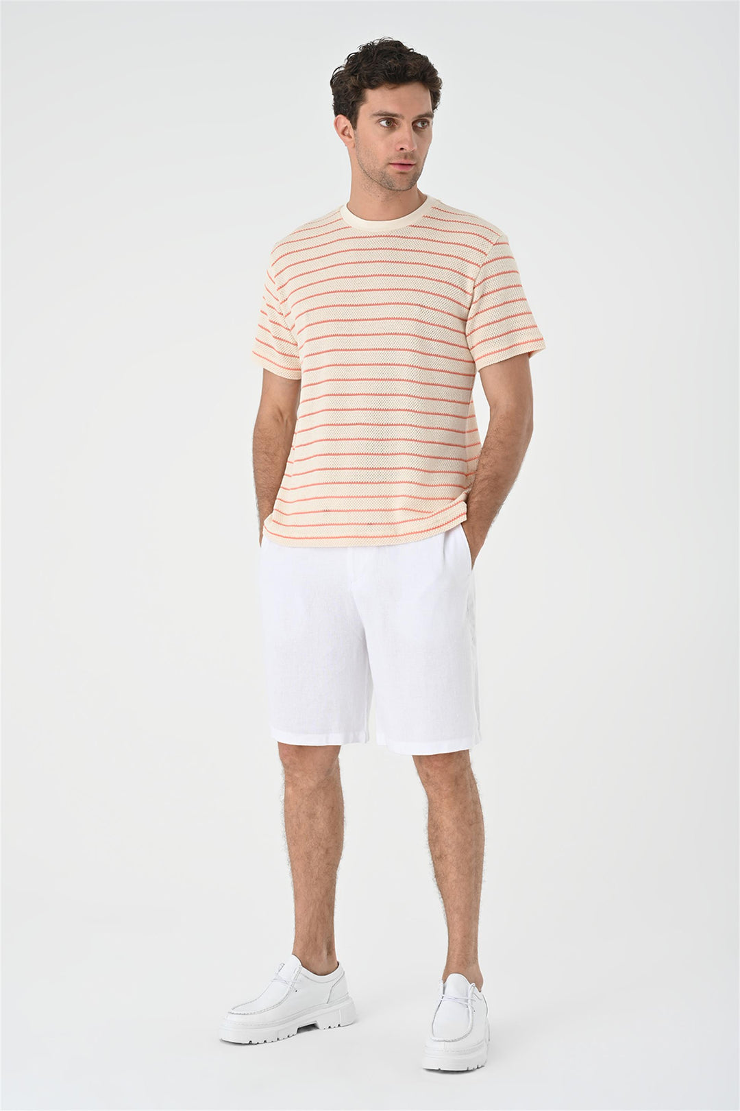 T-shirt lavorata a maglia a righe color salmone da uomo - Wessi