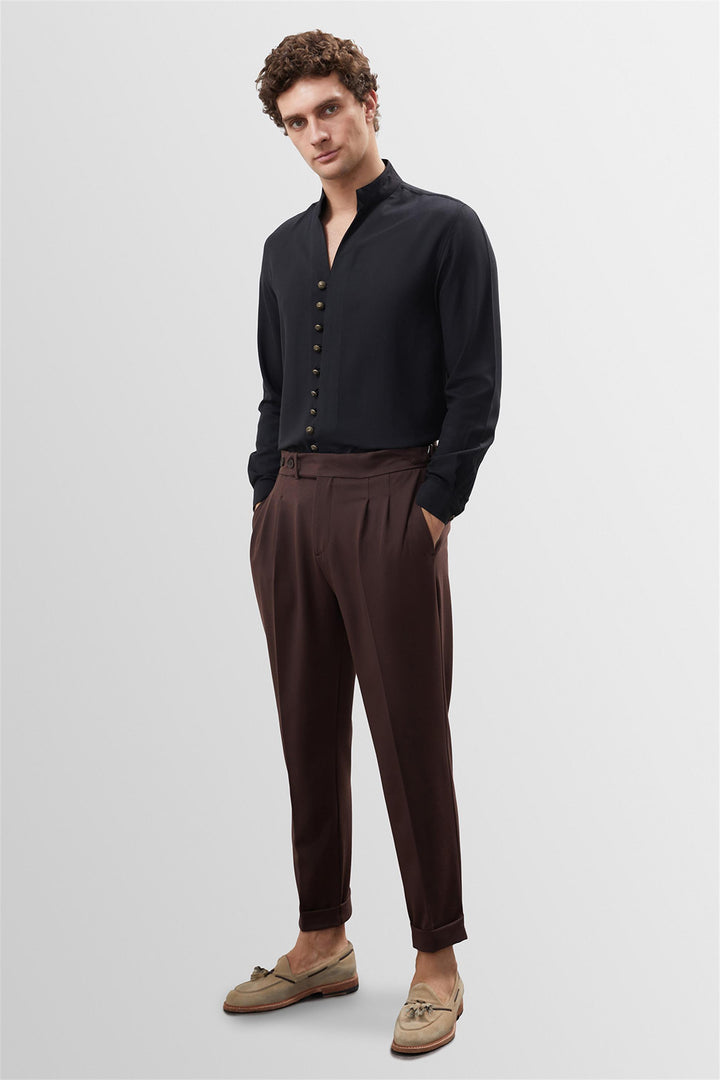 Chemise noire à col montant et boutons détaillés pour hommes - Wessi