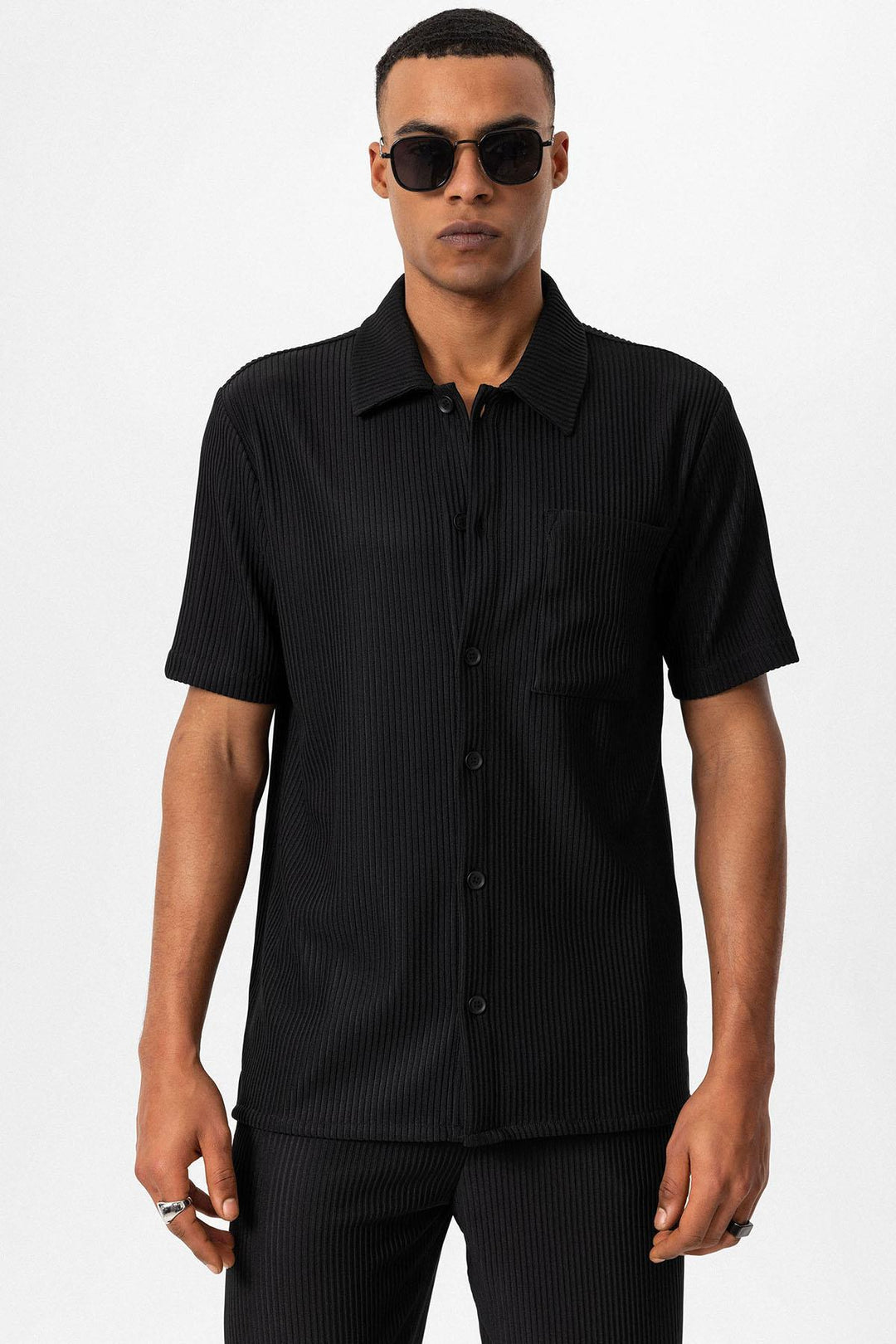 Men's Black Short-Sleeve Ribbed Shirt - Wessi