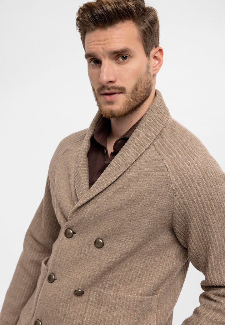 Cárdigan de hombre beige con cuello chal y cierre cruzado - Wessi