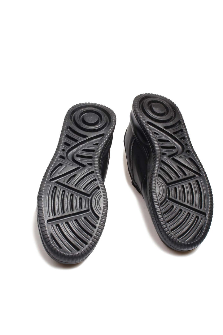 Baskets basses pour homme en cuir noir avec motif perforé - Wessi