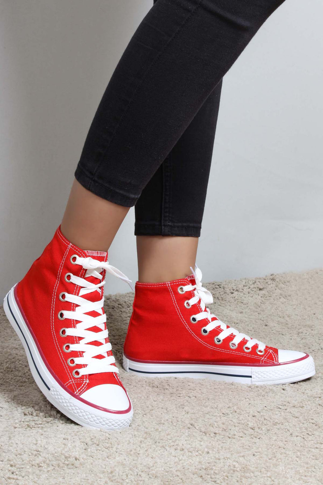 Men's Red High-Top Canvas Sneakers with White Laces - Wessi