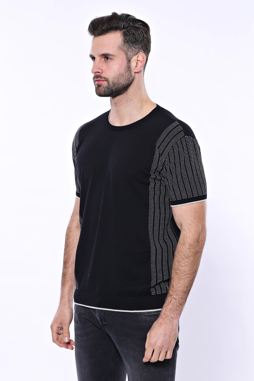 Camiseta De Punto Negra Estampada Con Cuello Circular - Wessi