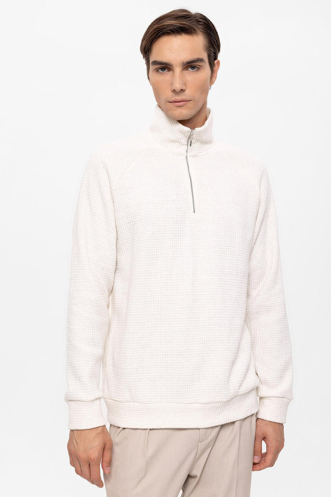 Maglione a collo alto con mezza cerniera ecru da uomo - Wessi