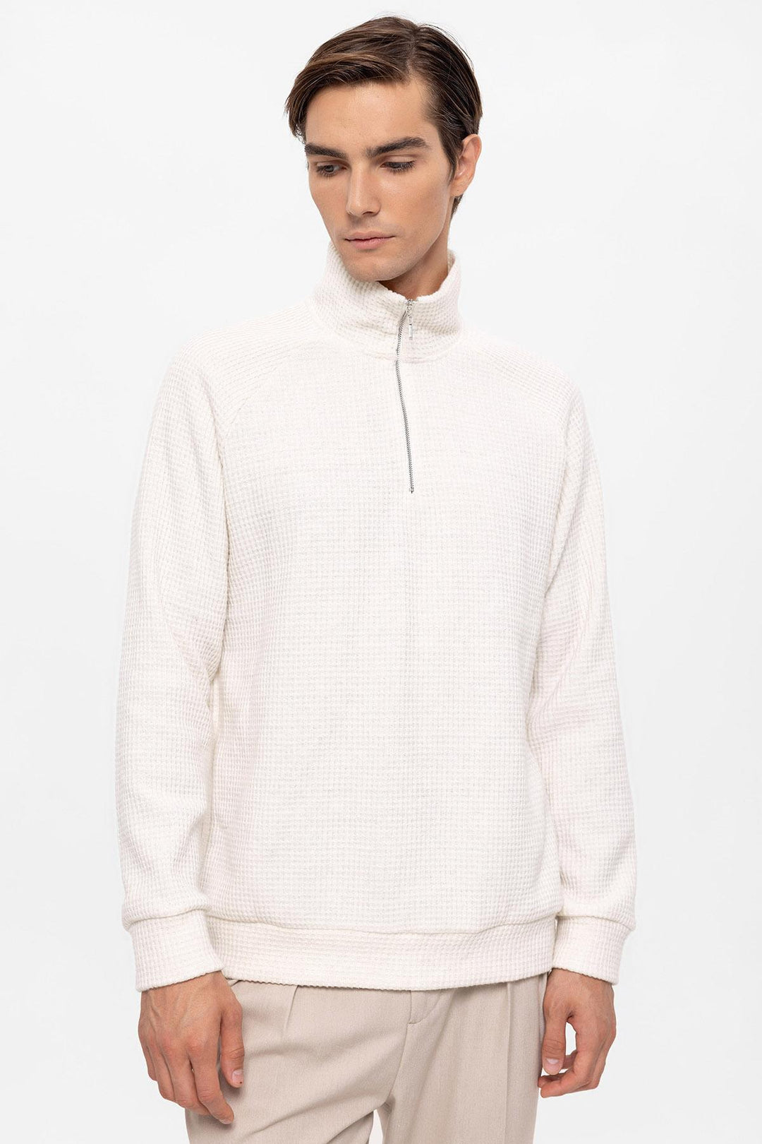 Maglione a collo alto con mezza cerniera ecru da uomo - Wessi