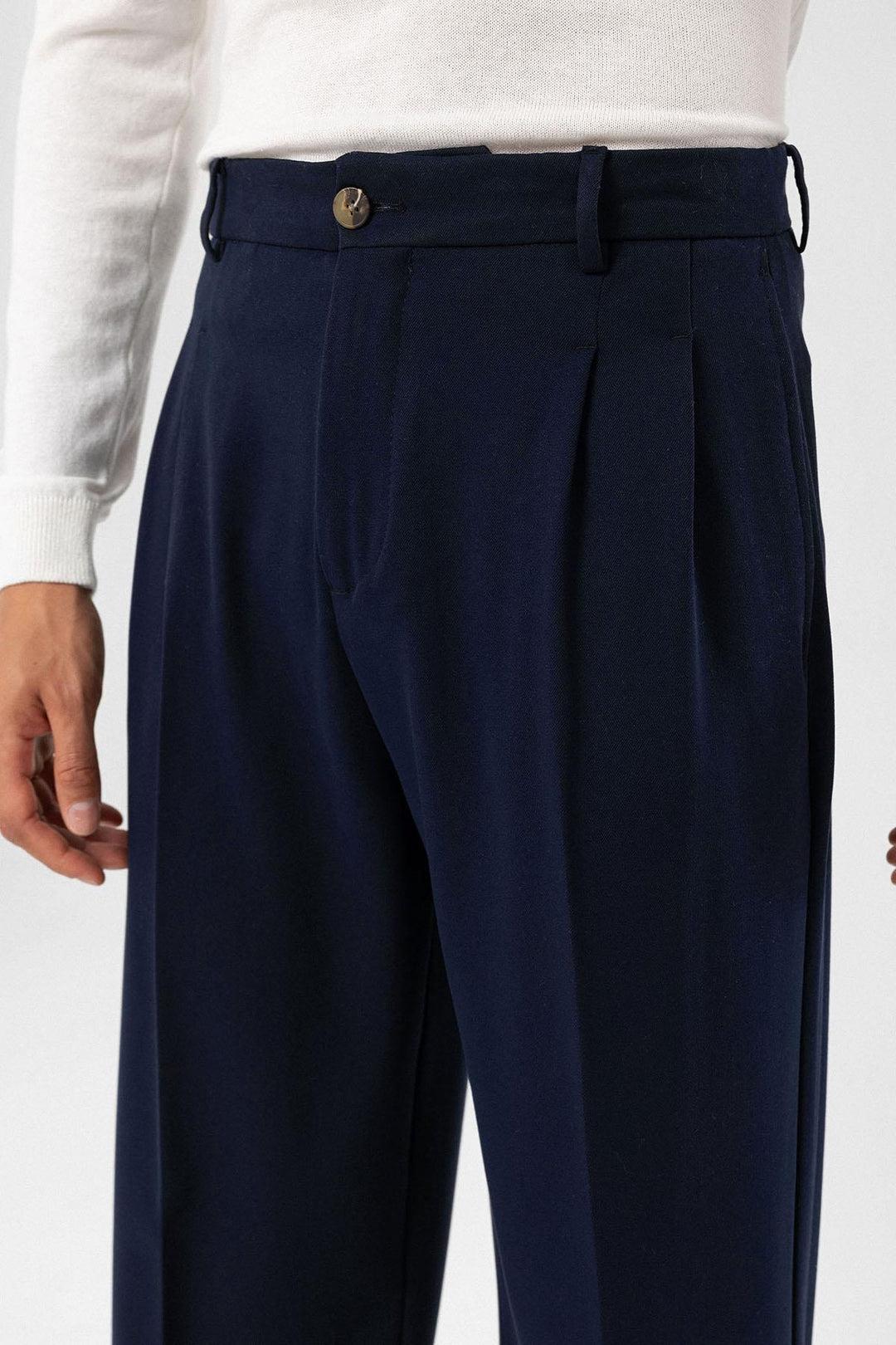 Men's Dark Navy Blue High-Waisted Relaxed Fit Pleated  Pants - Wessi
