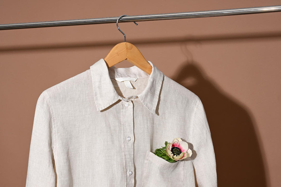 ¿Cómo doblar la manga de una camisa?