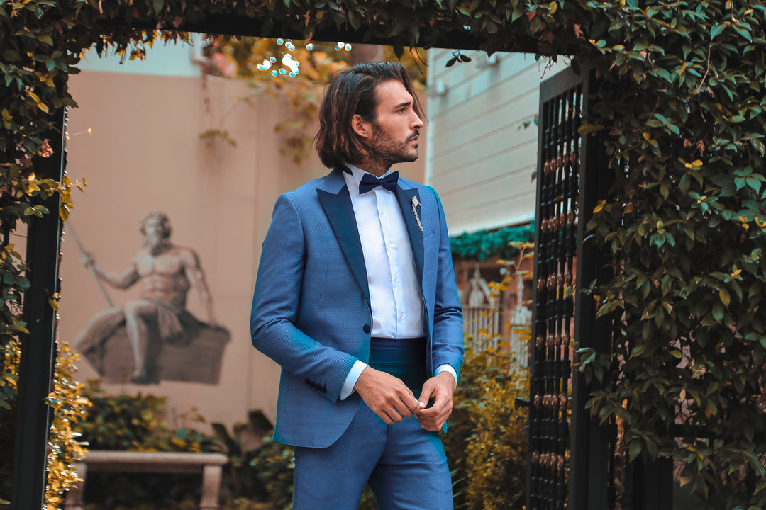 Right Color Shirt to Wear Under a White Button-Up