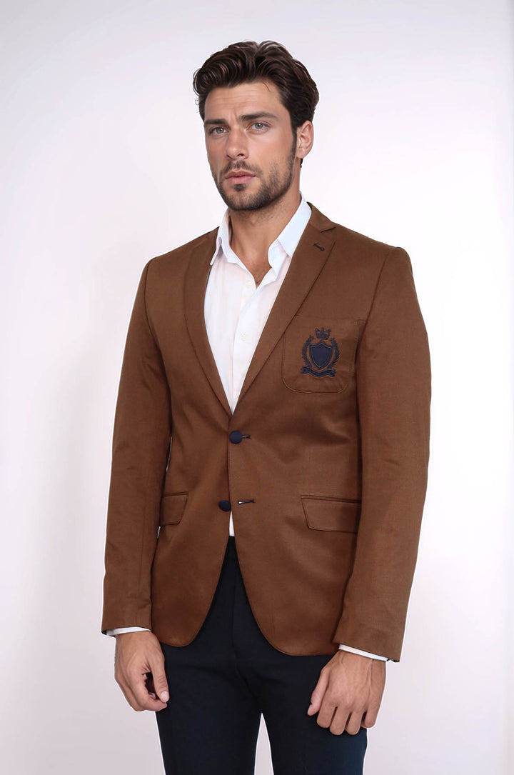 Chaqueta color canela de algodón con cresta y 2 botones y 3 bolsillos
