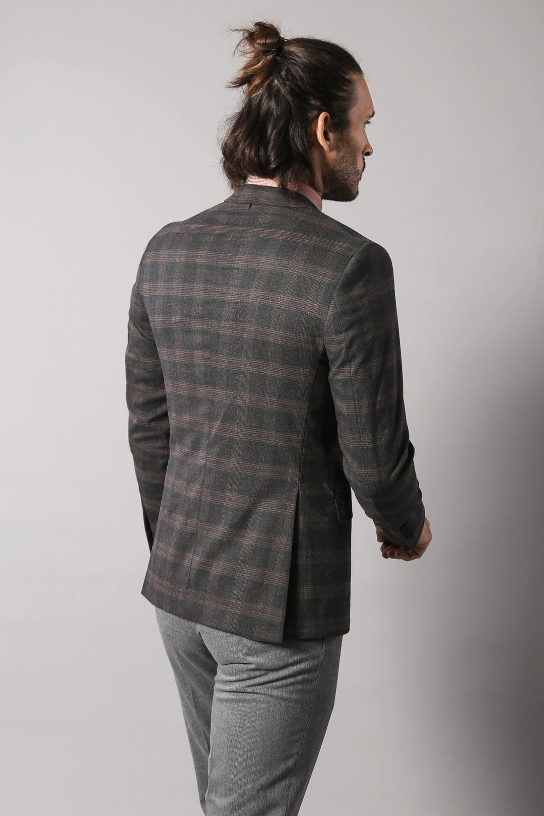 Blazer de lana a cuadros de corte entallado - Wessi