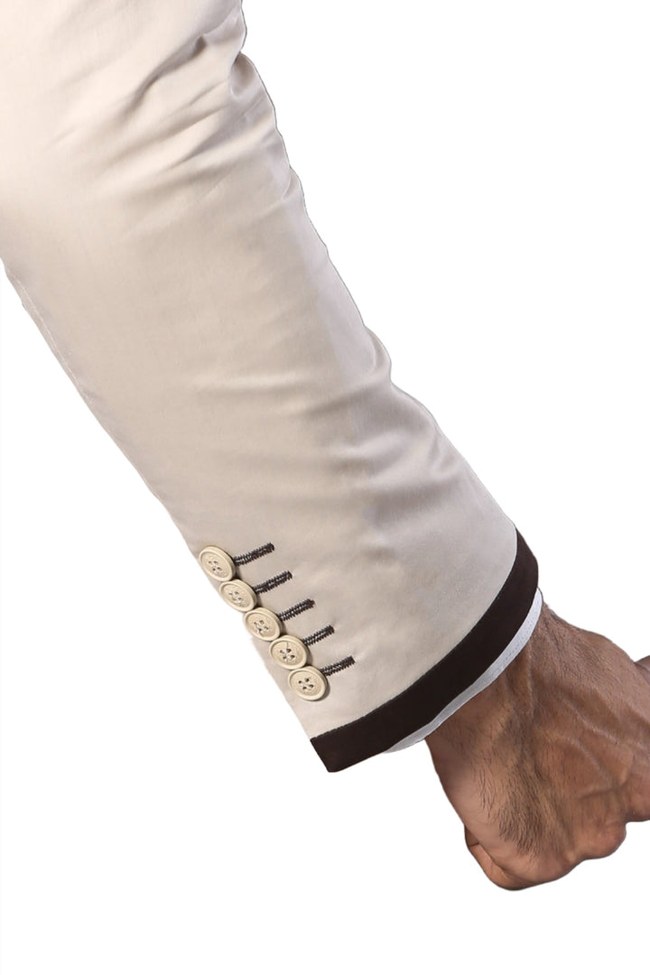 Chaqueta color crema con bolsillo tipo bolso y dos botones - Wessi