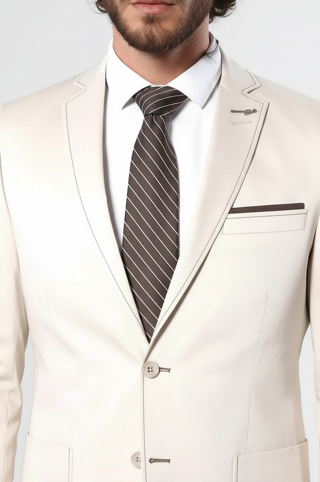 Chaqueta color crema con bolsillo tipo bolso y dos botones - Wessi