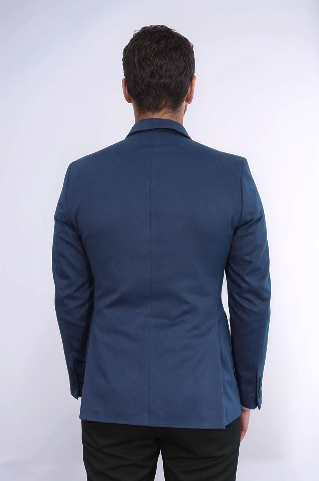 سترة زرقاء داكنة بقصّة Slim Fit | ويس