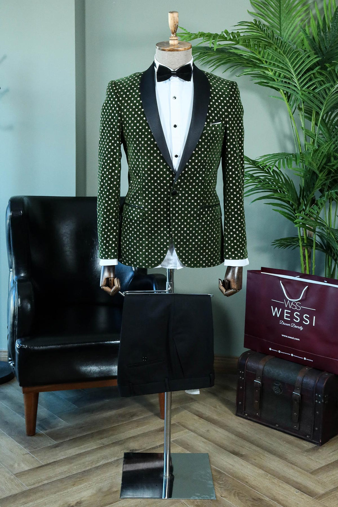 Emerald Green Velvet Polka Dot Peak Lapel Tuxedo Jacket with Black