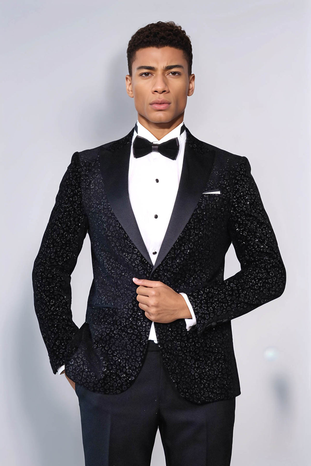 Combinación de blazer y pantalón de graduación para hombre en color negro con estampado de leopardo y corte slim - Wessi