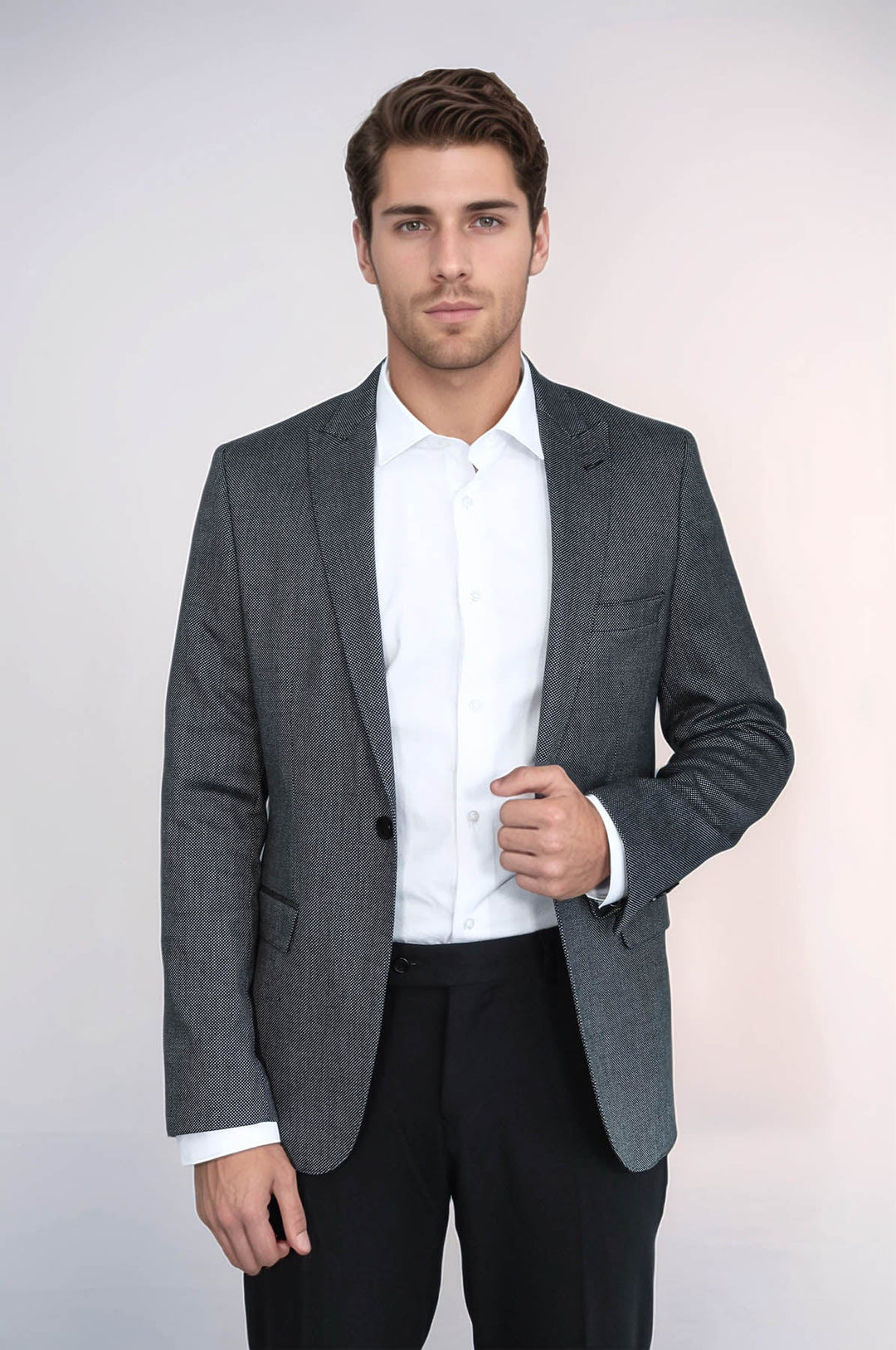 Outfit Con Saco Gris Para Hombre Un Gran Maestro Cómo Combinar