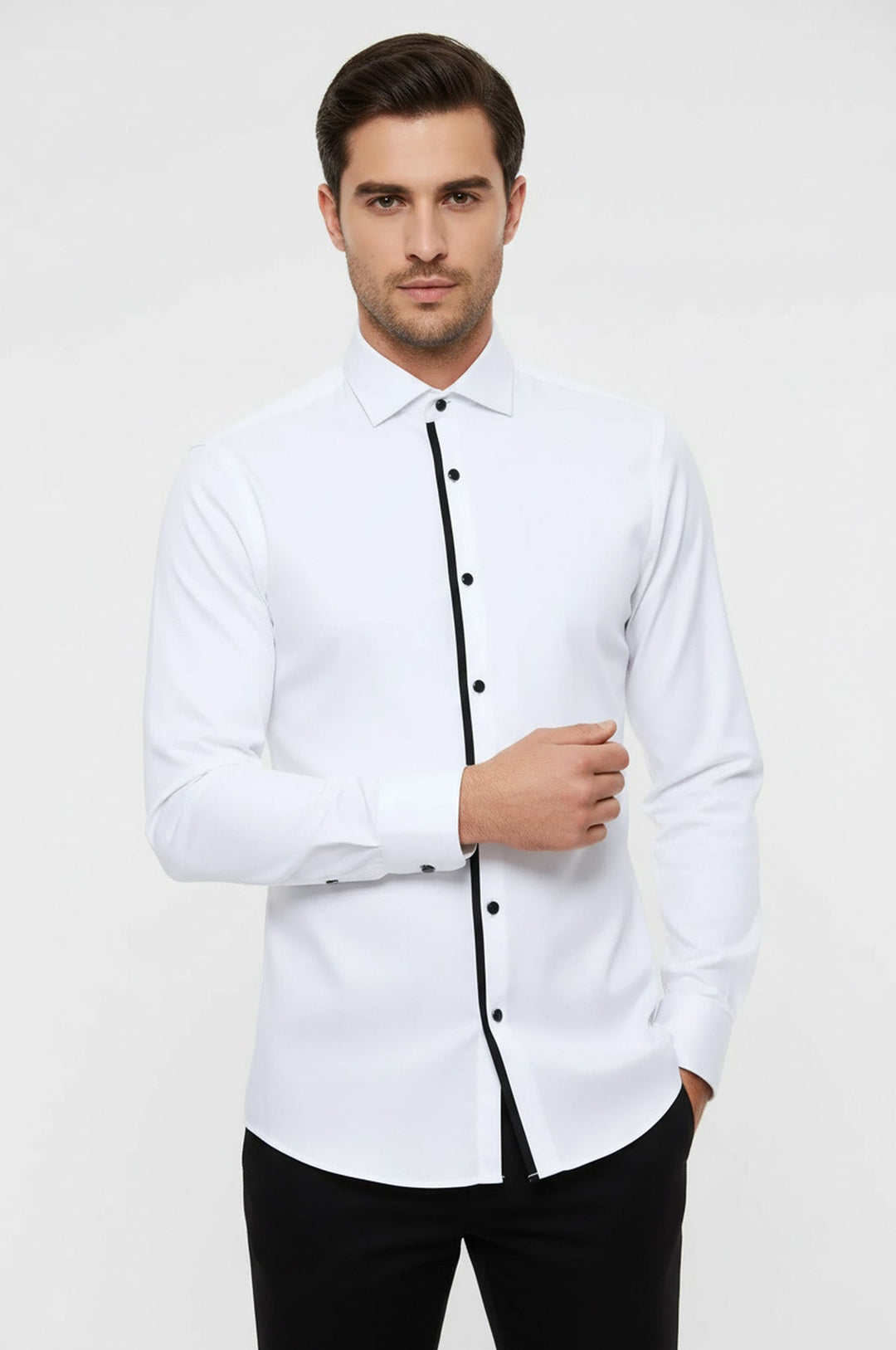 Camisa de esmoquin blanca de manga larga con botones negros para hombre