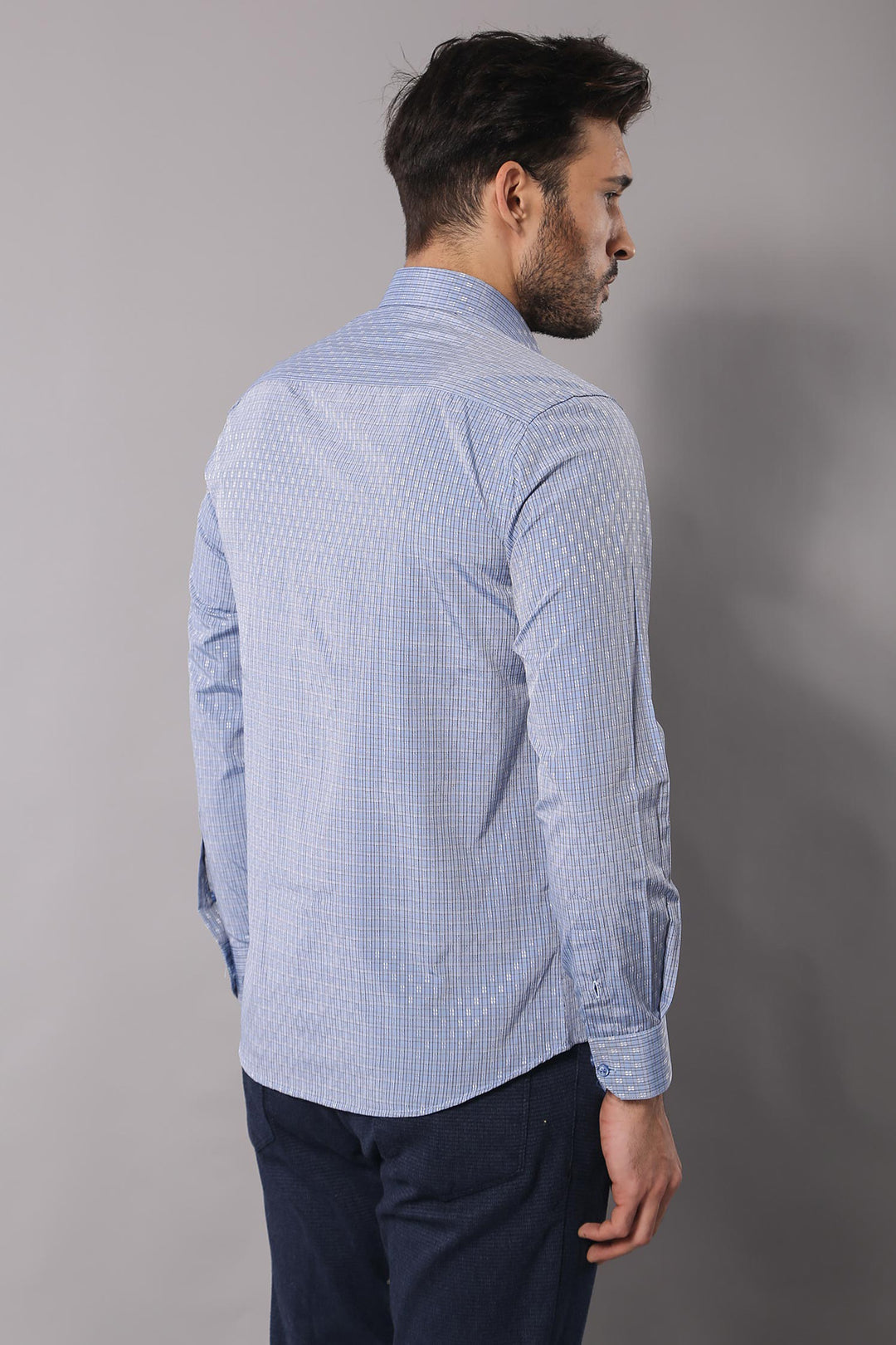 Camisa azul de corte entallado con estampado - Wessi