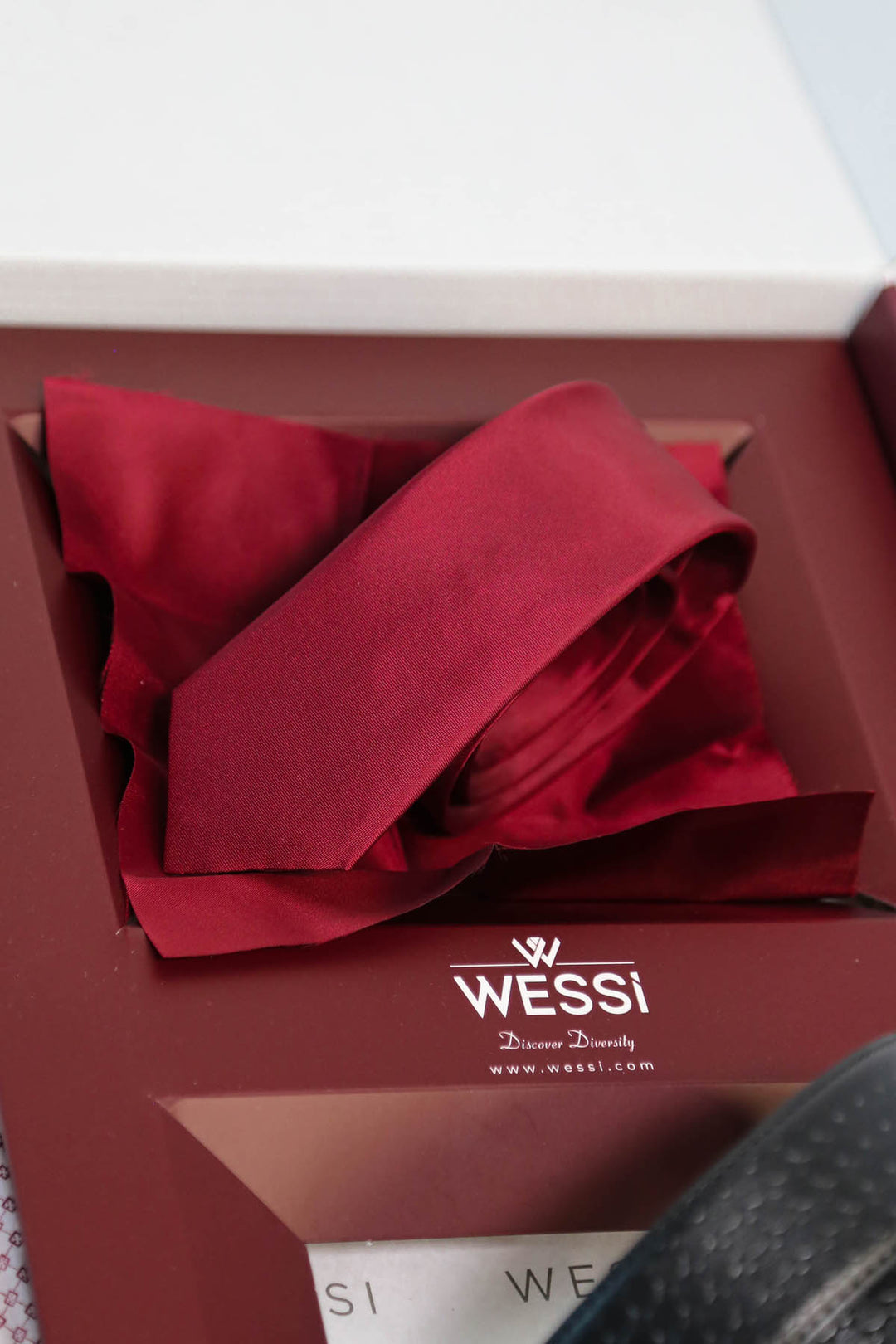 The Dapper Gift Box by Wessi – Includes Light Pink Geometric Shirt, Burgundy Tie & Textured Black Belt