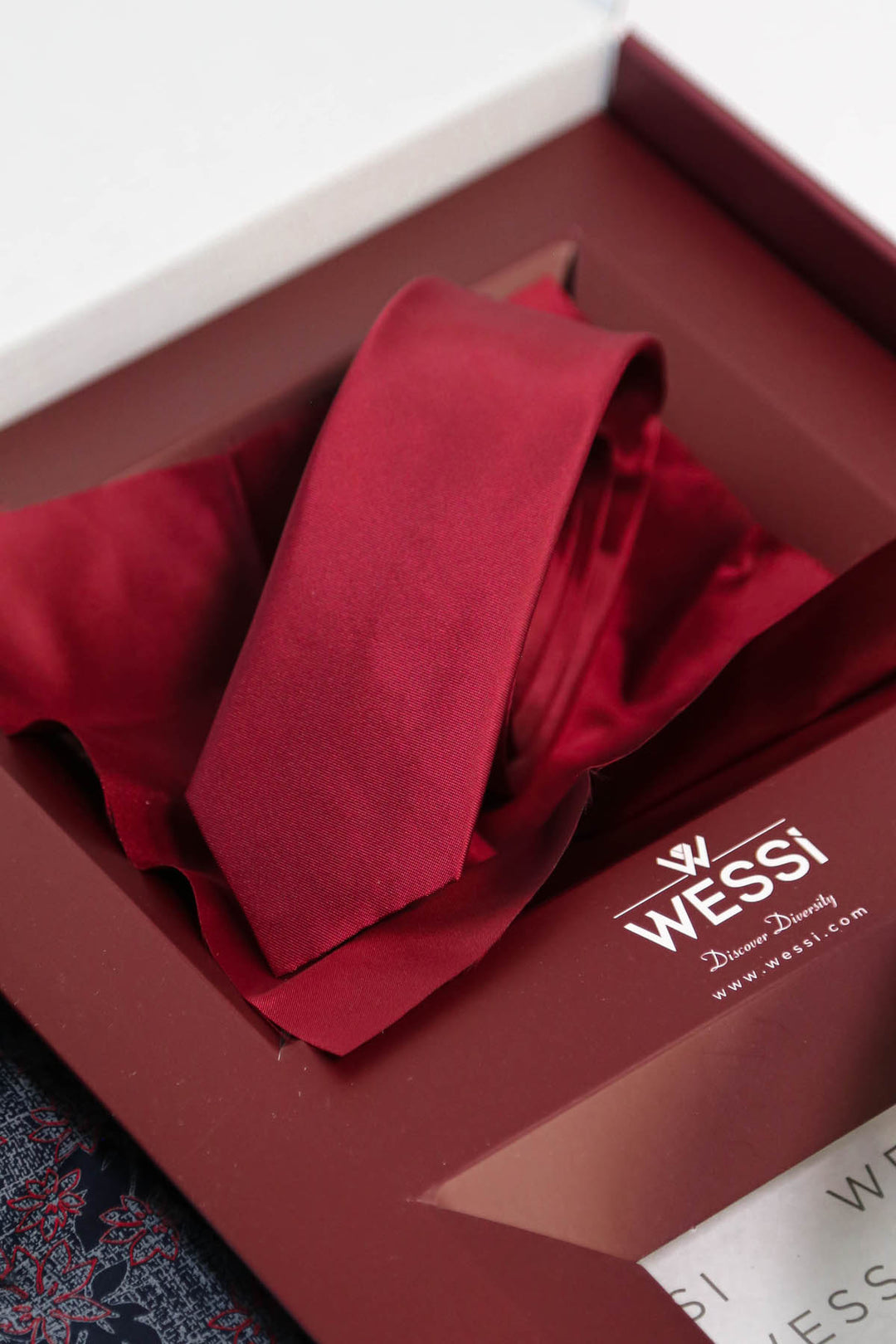 The Dapper Gift Box by Wessi – Includes Navy Floral Shirt, Burgundy Tie & Black Textured Belt