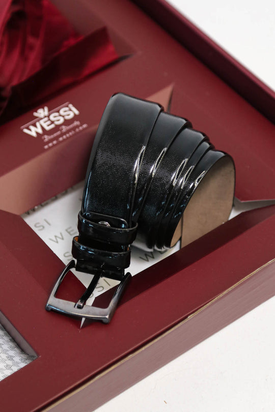 The Dapper Gift Box by Wessi – Includes Ecru Houndstooth Shirt, Burgundy Tie & Black Belt