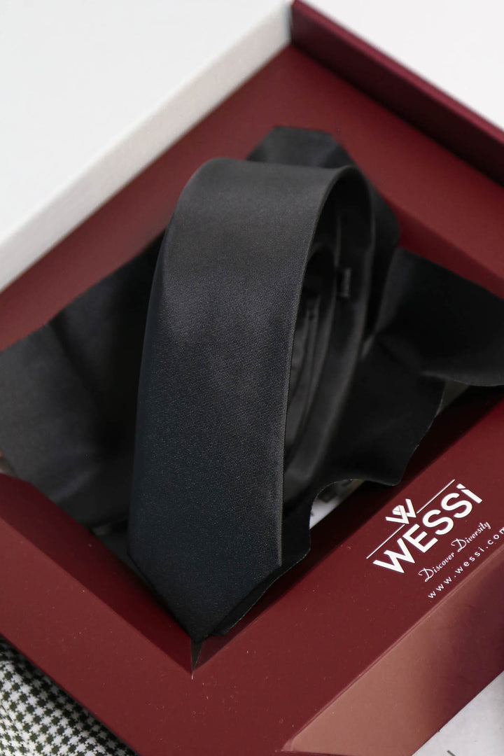 The Dapper Gift Box by Wessi – Includes Green Houndstooth Shirt, Black Tie & Brown Belt
