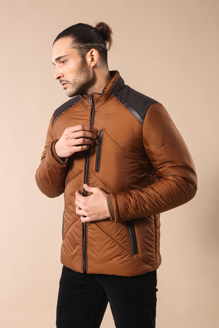Abrigo acolchado de plumón color canela para hombre - Wessi