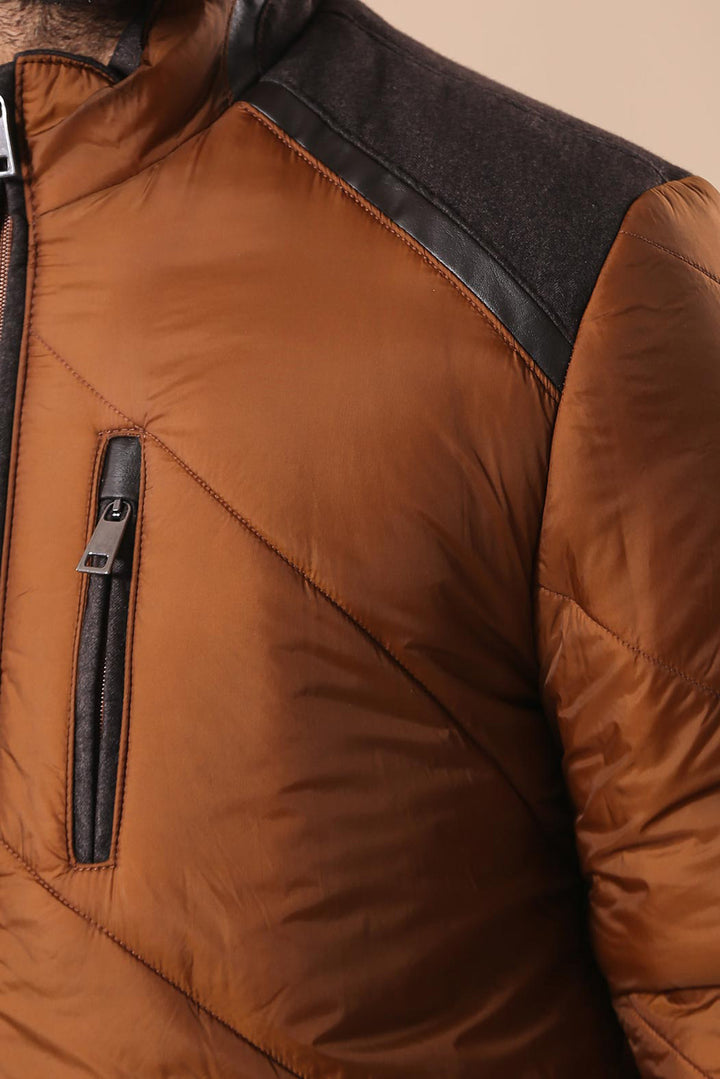 Abrigo acolchado de plumón color canela para hombre - Wessi