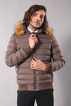 Manteau en duvet marron avec fourrure pour homme | Wess