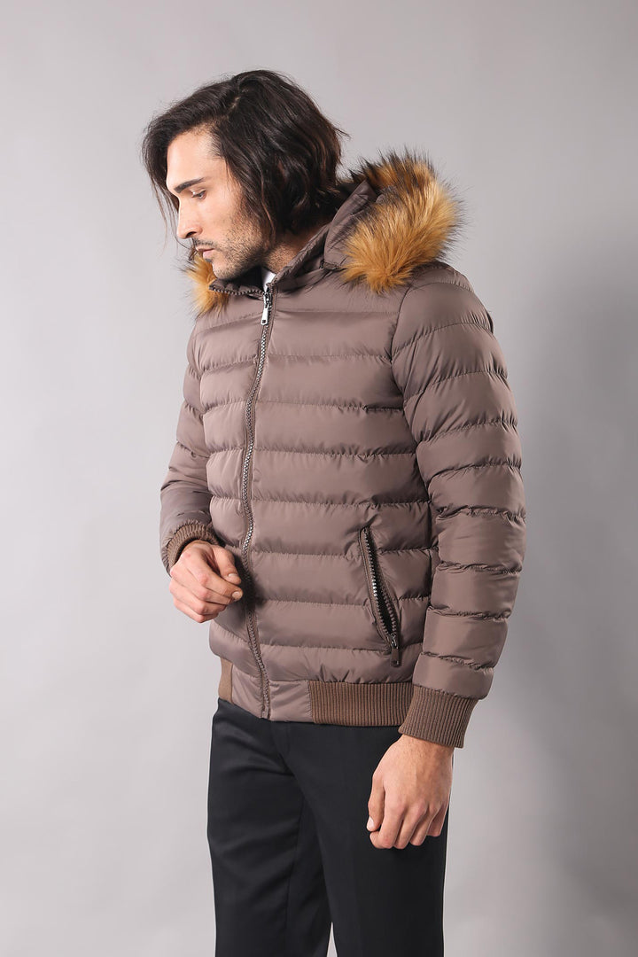 Manteau en duvet marron avec fourrure pour homme | Wess