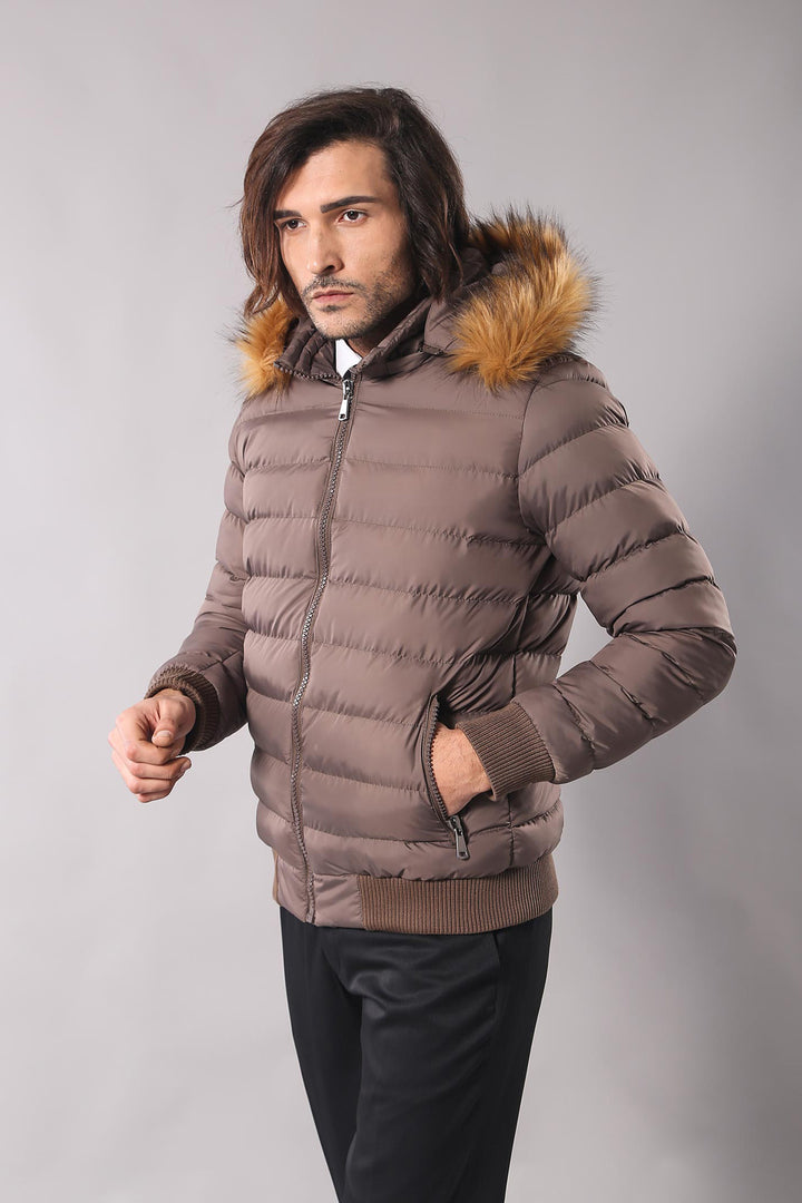 Manteau en duvet marron avec fourrure pour homme | Wess