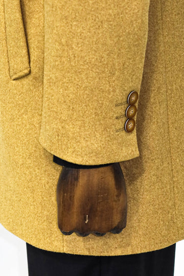 Шерстяное мужское пальто горчичного цвета с широкими лацканами - Wessi