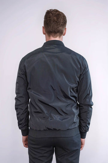 Abrigo bomber con bolsillos con solapa y cremallera para hombre negro - Wessi