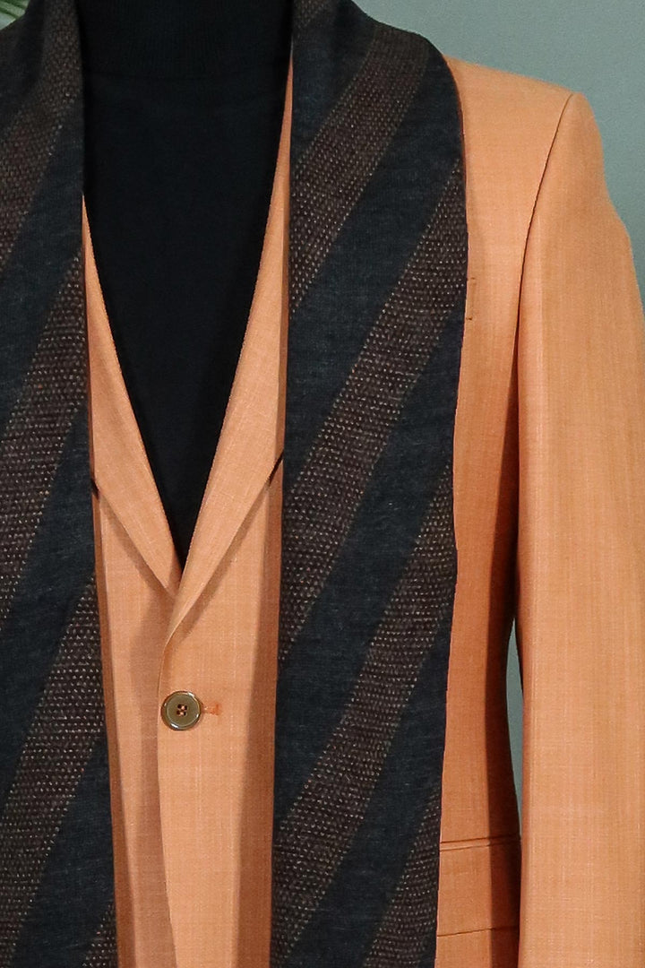 Completo Slim Fit Pesca con Sciarpa a Righe e Black Maglieria - Look Professionale da Ufficio