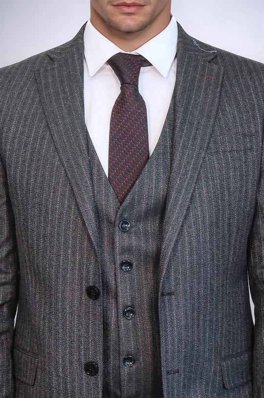 Traje de rayas negras con chaleco - Wessi